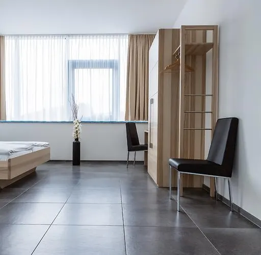 Отель Turmoel Allhaming